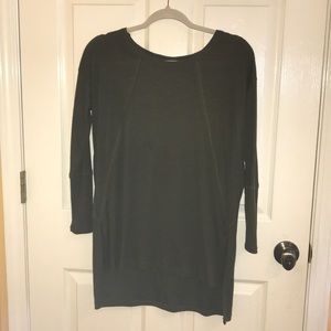 Forrest green tunic with mid length sleeves